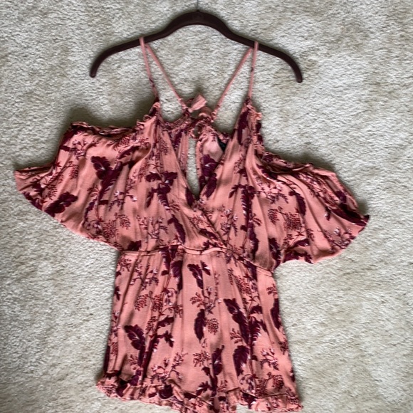NEW Topshop Romper!! ✨ Open Shoulder!! - Picture 4 of 7